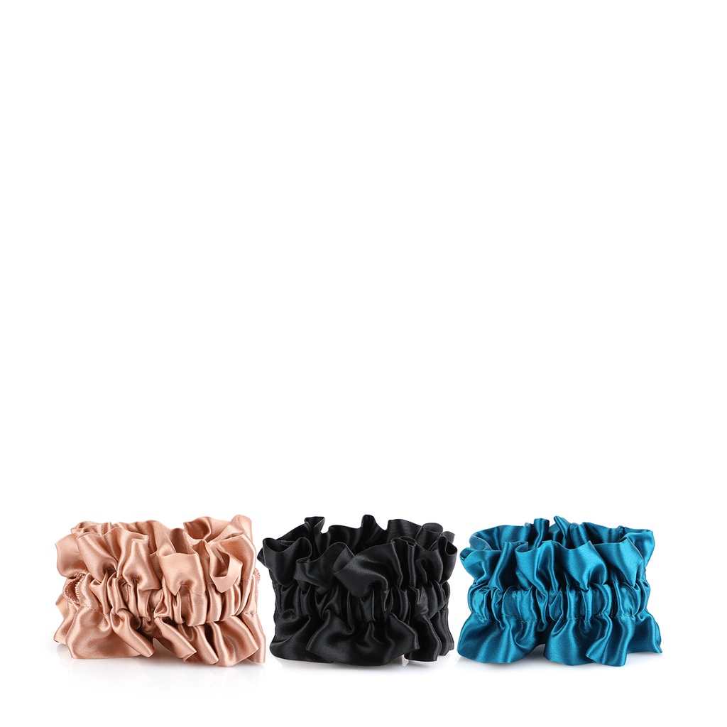 Silk Scrunchie Bare Pull Tab - Black & Blue